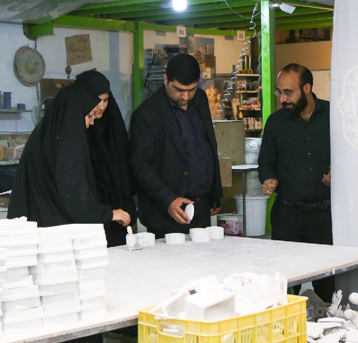 بازدید آقای جعفرنژاداز مجموعه پنجره فولاد